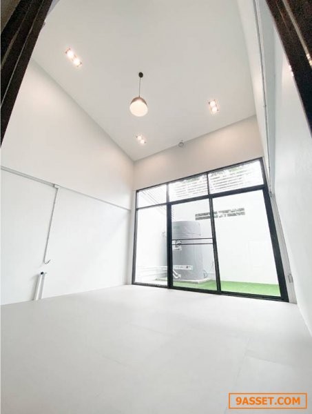 ขาย Home Office Modern Loft ห่างสุขุวิทเพียง 70m ห่าง BTS สำโรง 300m เนื้อที่ 20.7 ตร.ว. 4.5 ชั้น พื้นที่ใช้สอย 251 ตร.ม.